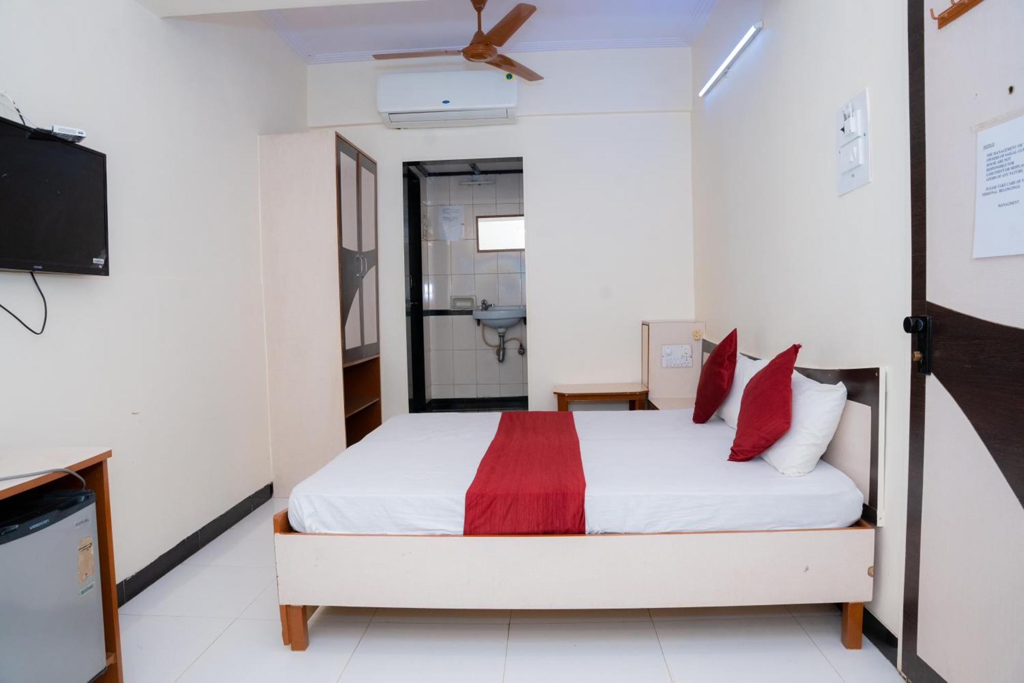Saigal Guest House Mumbai Bagian luar foto