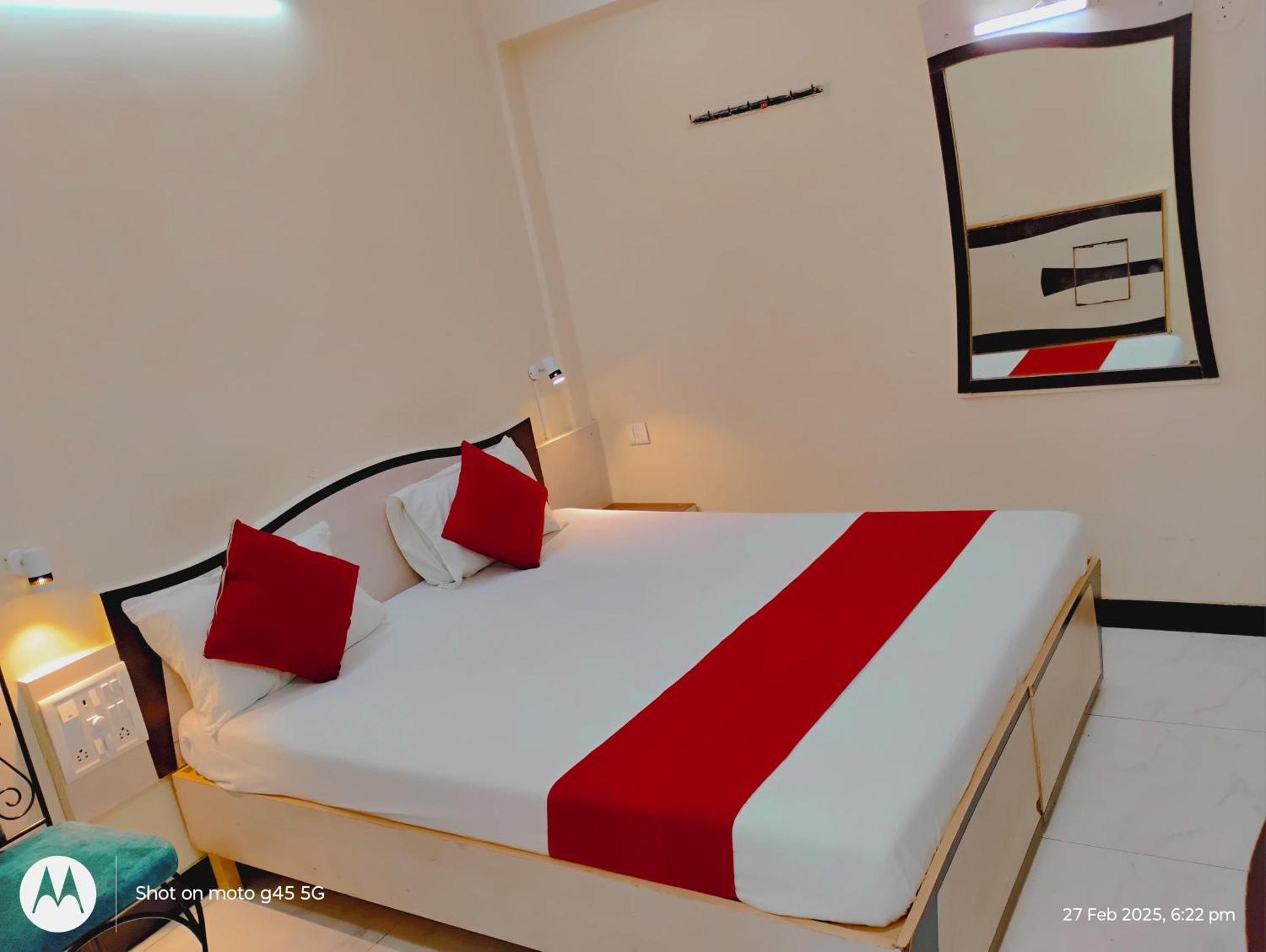 Saigal Guest House Mumbai Bagian luar foto