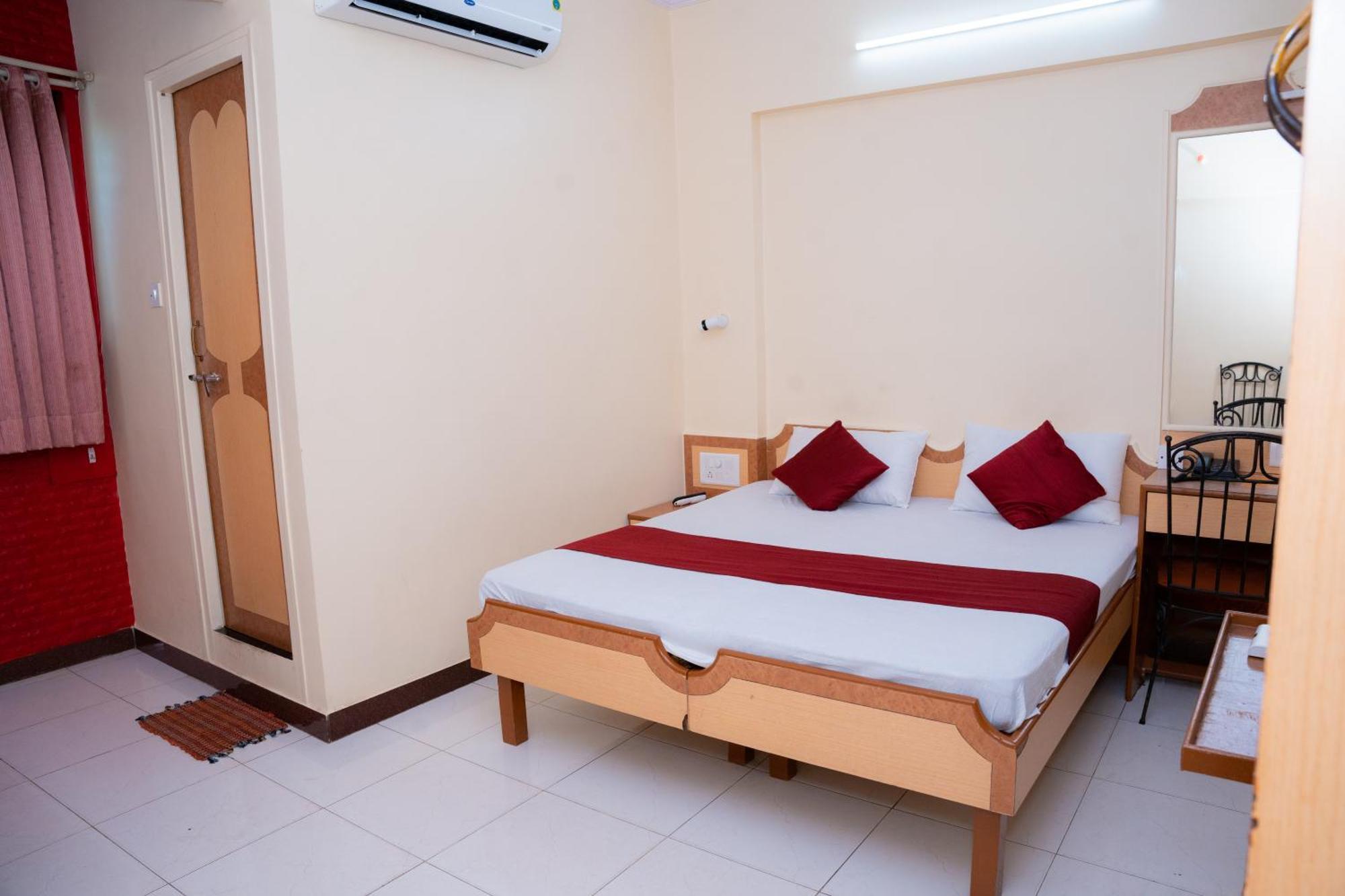 Saigal Guest House Mumbai Bagian luar foto