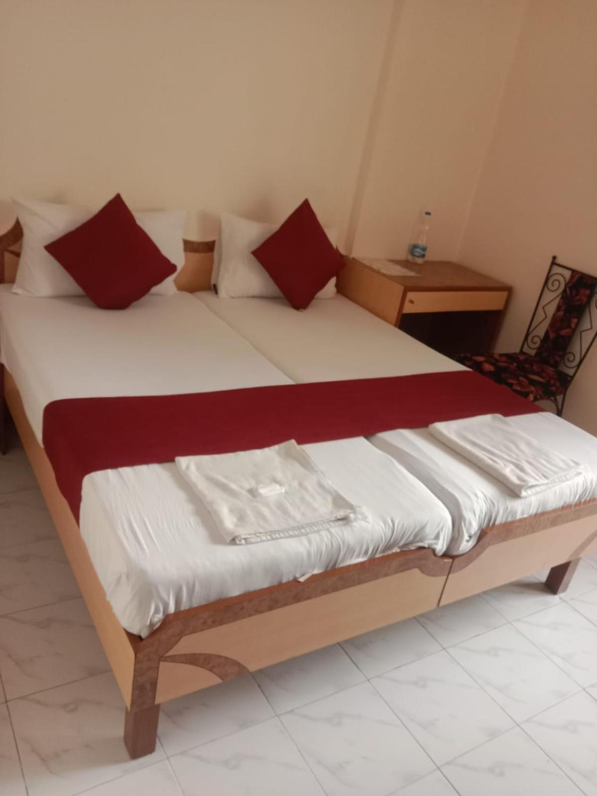 Saigal Guest House Mumbai Bagian luar foto